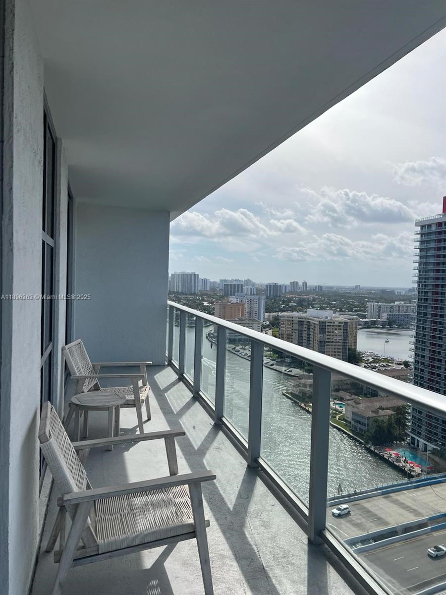 4010 SOUTH OCEAN CONDO - Residential Lease