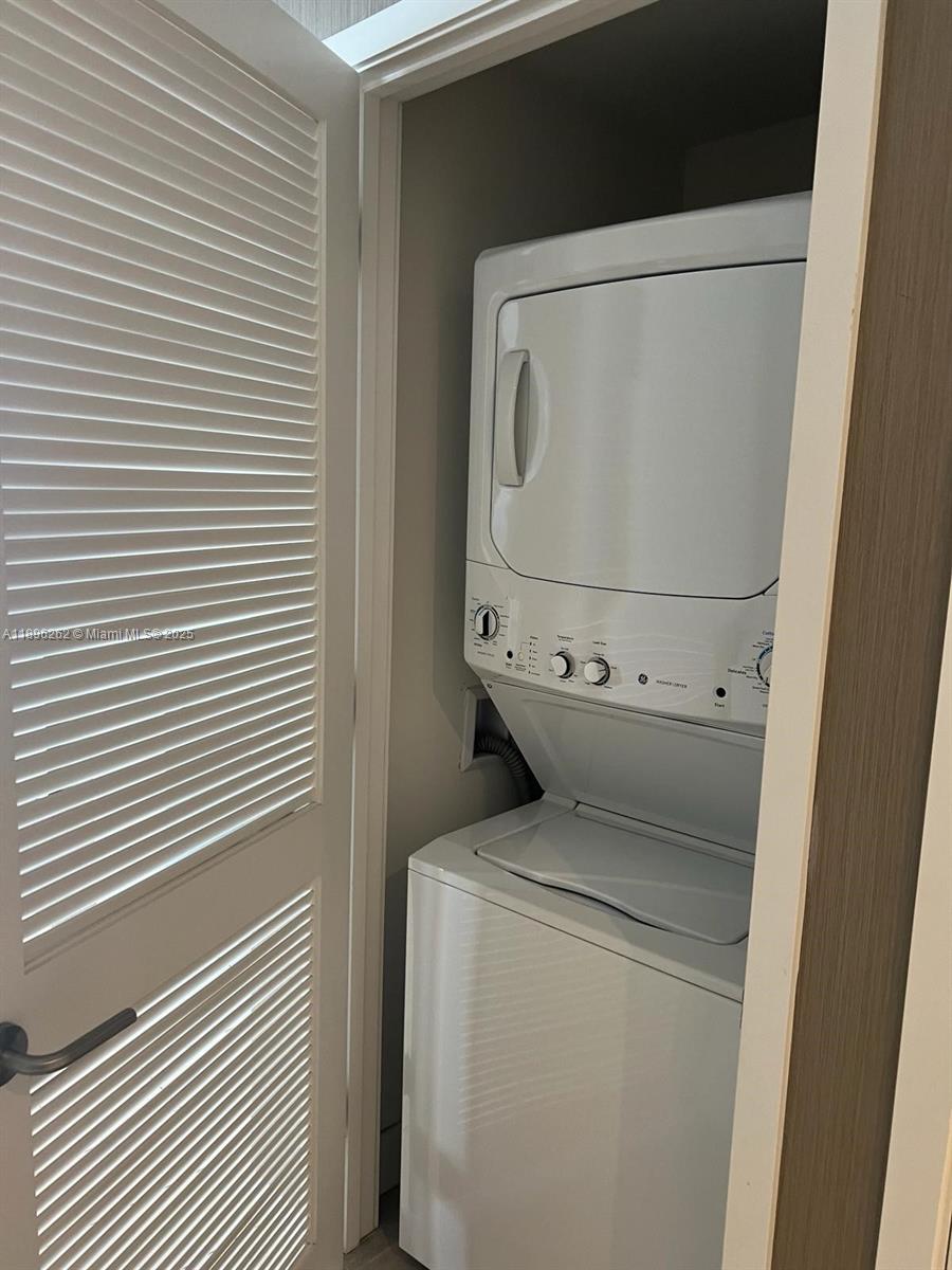 4010 SOUTH OCEAN CONDO - Residential Lease