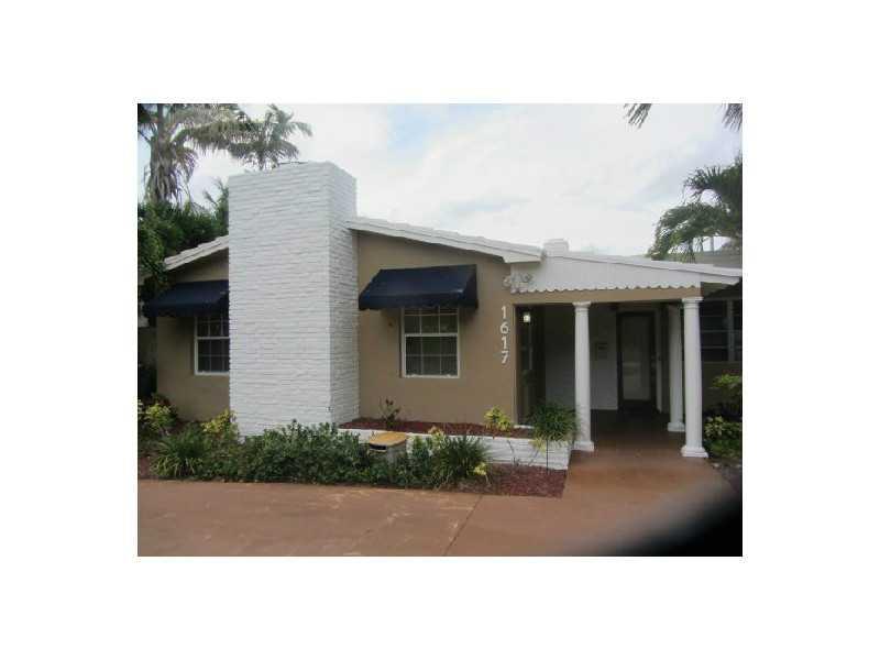 Gorgeous 4 bed/ 2 bath home with large fenced backyard. Beautiful wood floors. Remodeled kitchen and baths. Granite countertops. Cherry wood cabinets. Stainless steel appliances. Gas stove. Spacious living room. Huge backyard. Pleasure to show ! First, la st and security required. No pets.