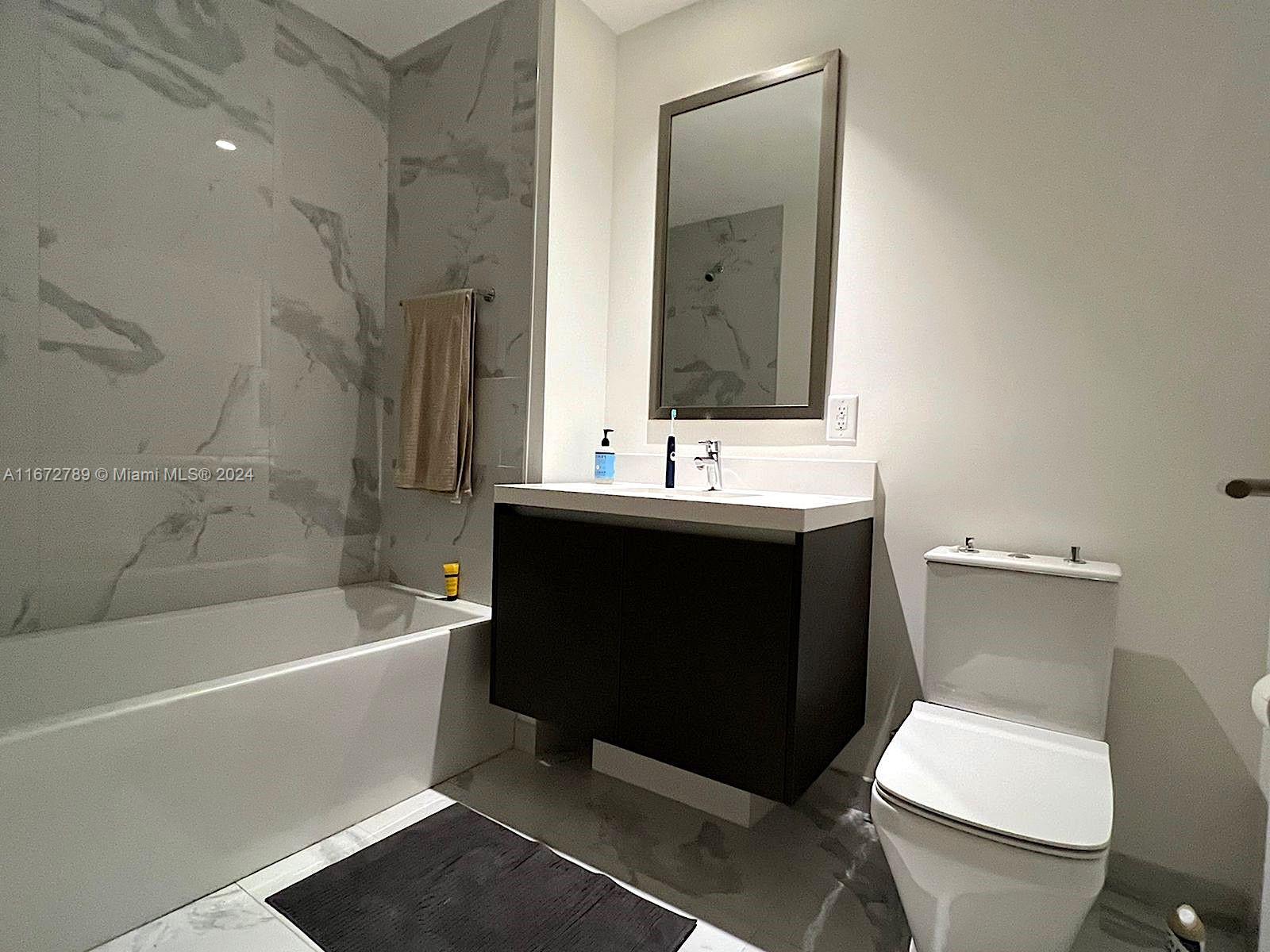 PARAMOUNT MIAMI WORLDCENT - Residential Lease