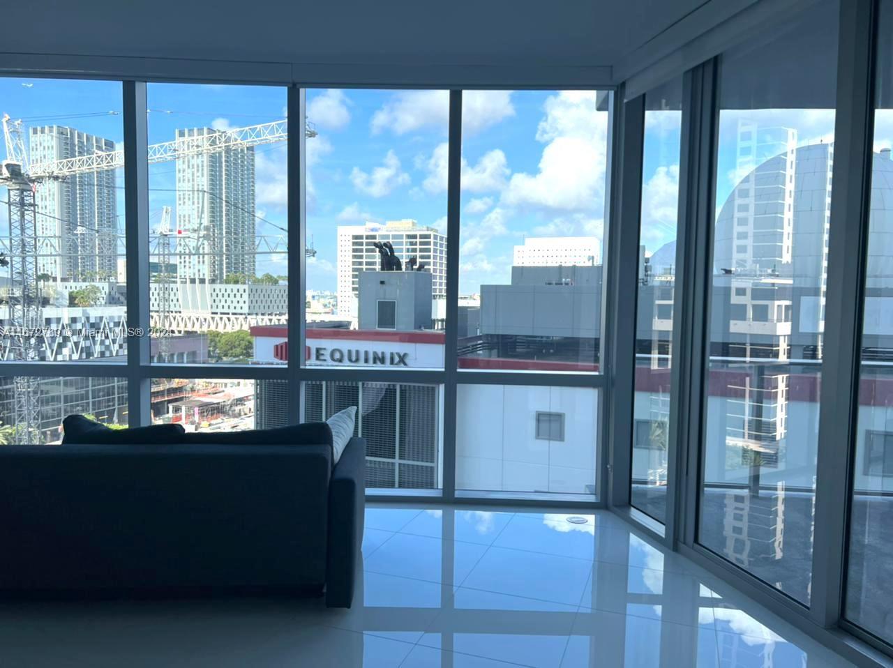 PARAMOUNT MIAMI WORLDCENT - Residential Lease