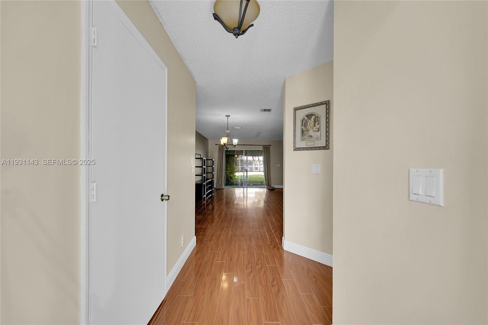 View photos, virtual tours, details... 1121 SW 44th Ave