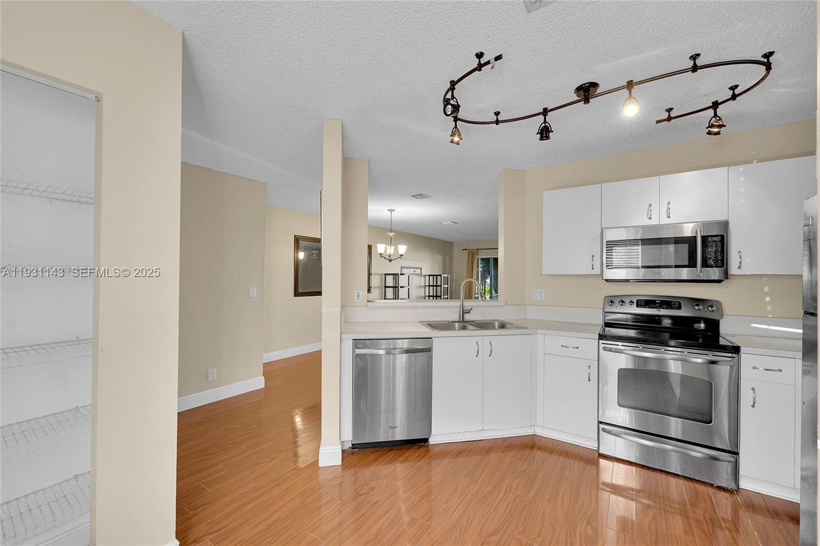 OLYMPIA & YORK RESIDENTIA - Residential