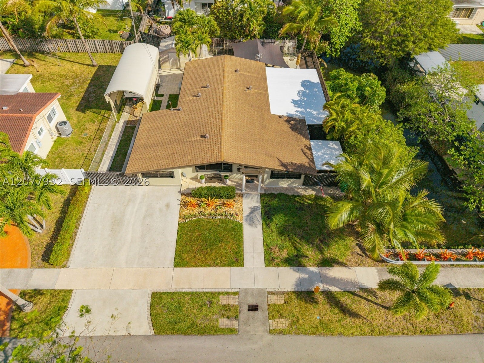2485 NE 214th St