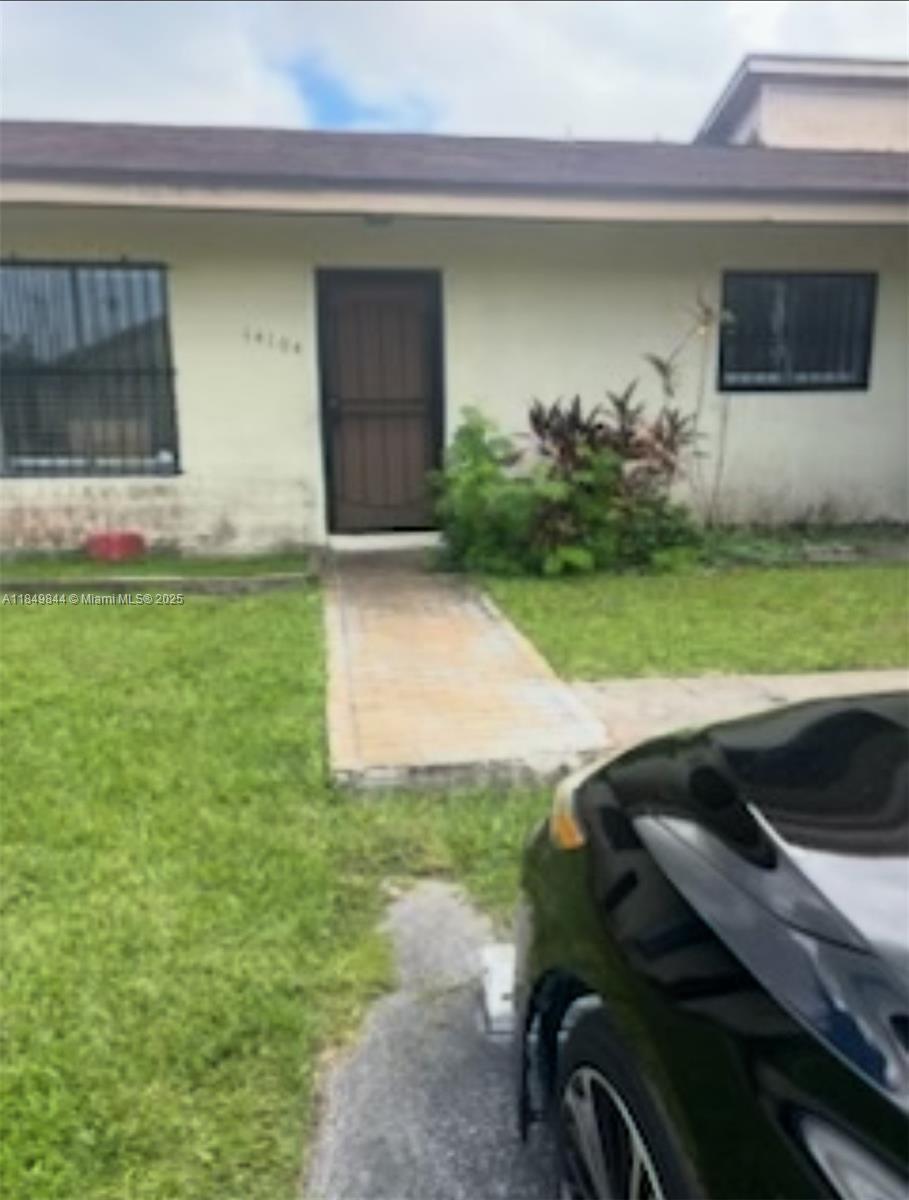 Welcome to this charming 3BR/2BA Waterside townhome! Nestled in a prime location near top-rated schools, shopping, dining, and major transit routes. This first-floor entry property features a spacious layout, natural light throughout, and is perfect for comfortable living. Easy to show, use Show Assist or text the listing Realtor for access today!