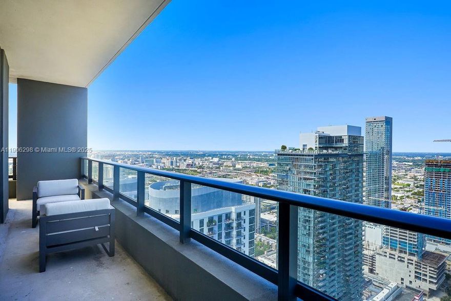 Turnkey residence at the Gale Residences in Miami. Fully furnished and ready to move in, featuring a wraparound balcony with sweeping views across Miami. Enjoy resort-style living with valet parking, a pool with bar service, spa amenities including steam room, and cold plunge, plus a state-of-the-art gym with Pilates reformers. Modern, elegant, and perfectly located for the full Miami experience