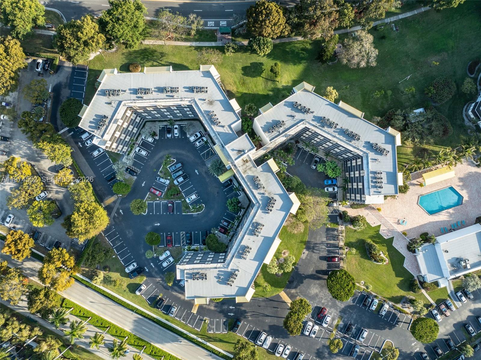 BISCAYA III CONDO - Land