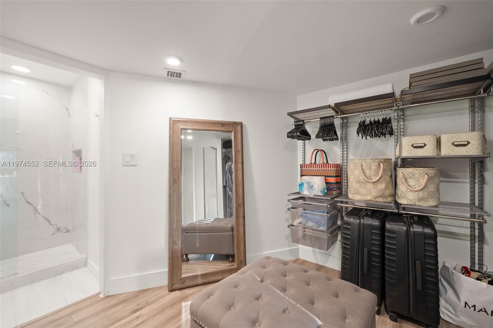 BISCAYA III CONDO - Land