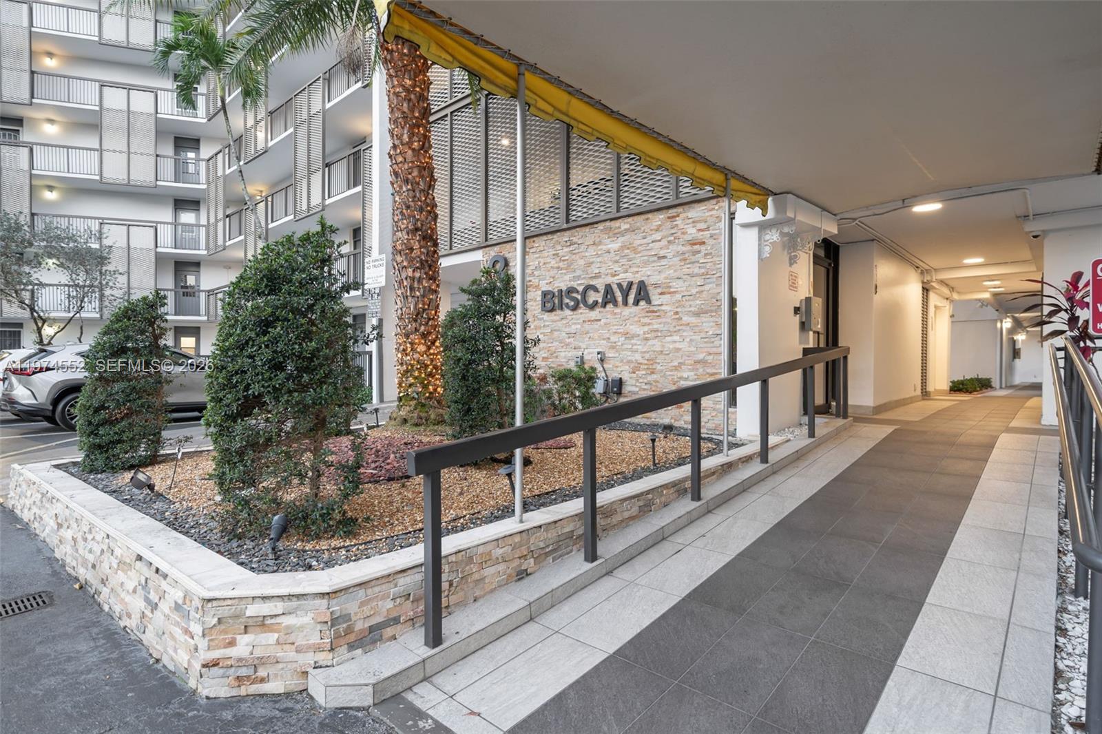 20500 W Country Club Dr 311