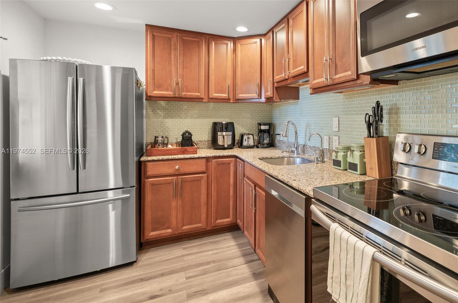 BISCAYA III CONDO - Land