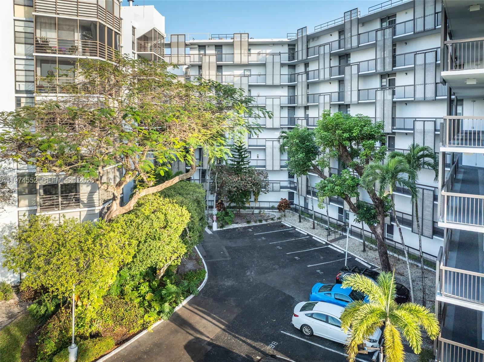 BISCAYA III CONDO - Land