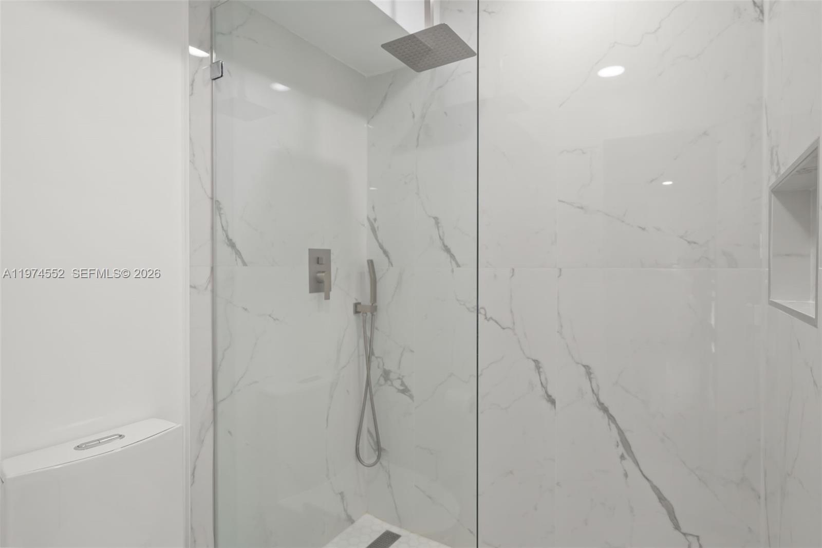 BISCAYA III CONDO - Land