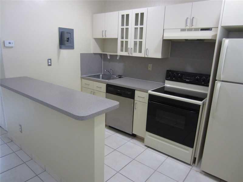 GREAT LOCATION, CENTRALLY LOCATED, THIS ONE BEDROOM UNIT HAS TILE FLOORS, NICE KITCHEN AND A COMFORTABLE LAYOUT. WALKING DISTANCE TO COCOWALK, SHOPS AND RESTAURANTS, METRORAIL. PLENTY OF PARKING AND LAUNDRY FACILITIES ON PREMISES. UNIT IS ON THIRD FLOOR