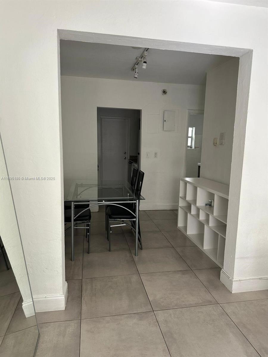 653 Michigan Ave 4