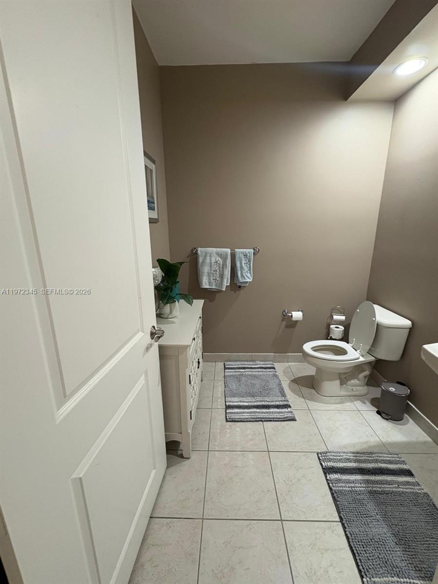 VILLA ALHAMBRA CONDO - Residential