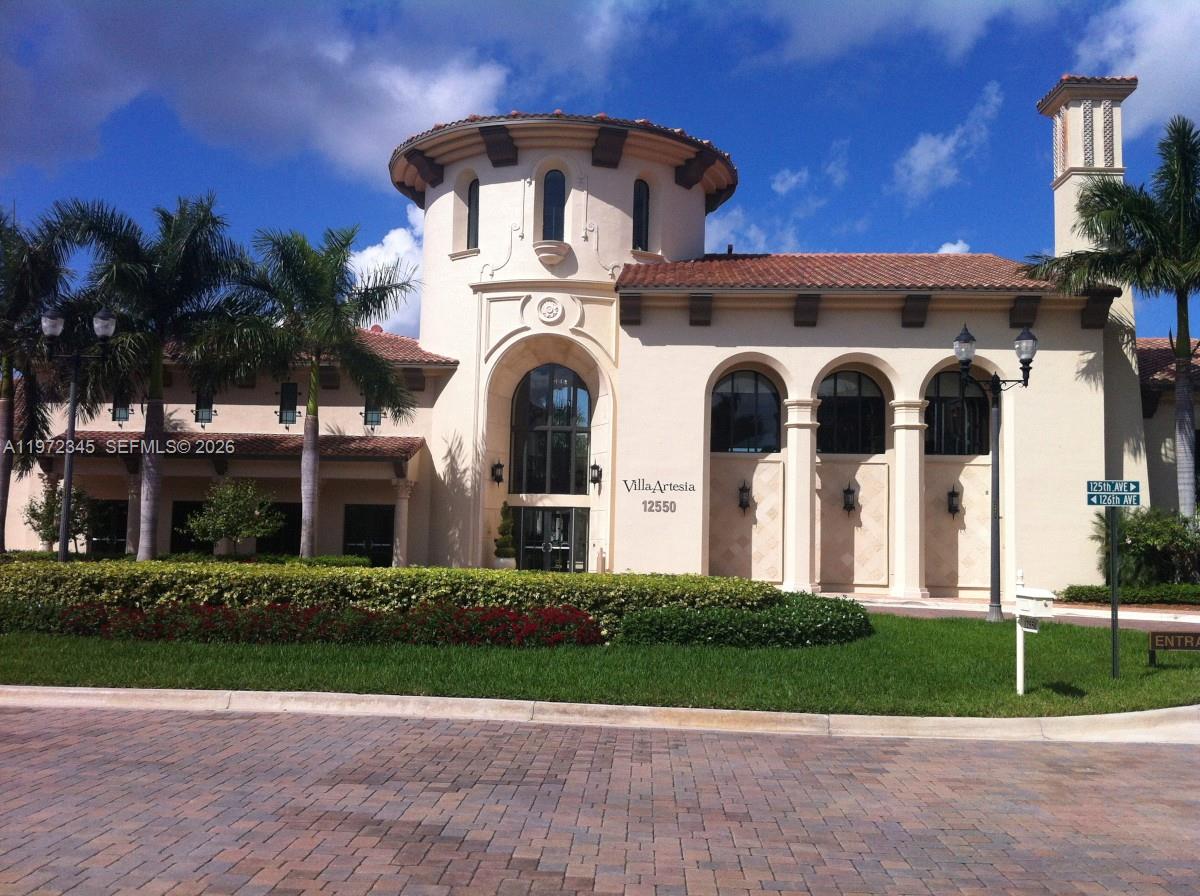 VILLA ALHAMBRA CONDO - Residential