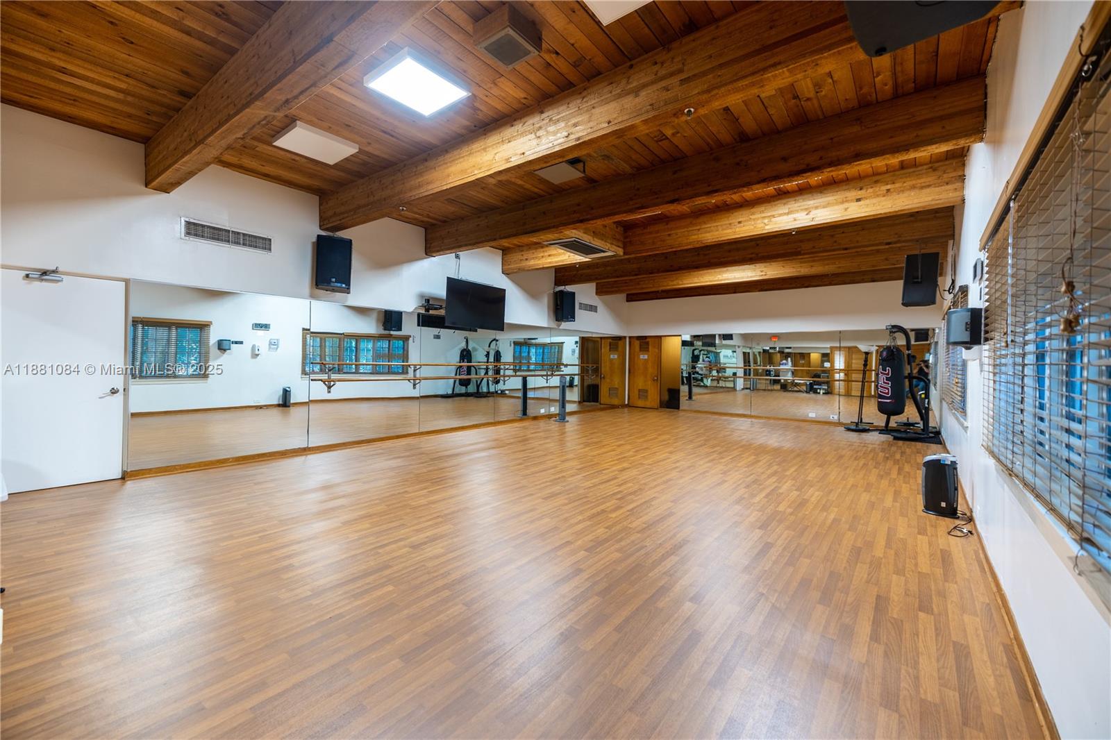 THE TOWERS OF QUAYSIDE CO - Residential