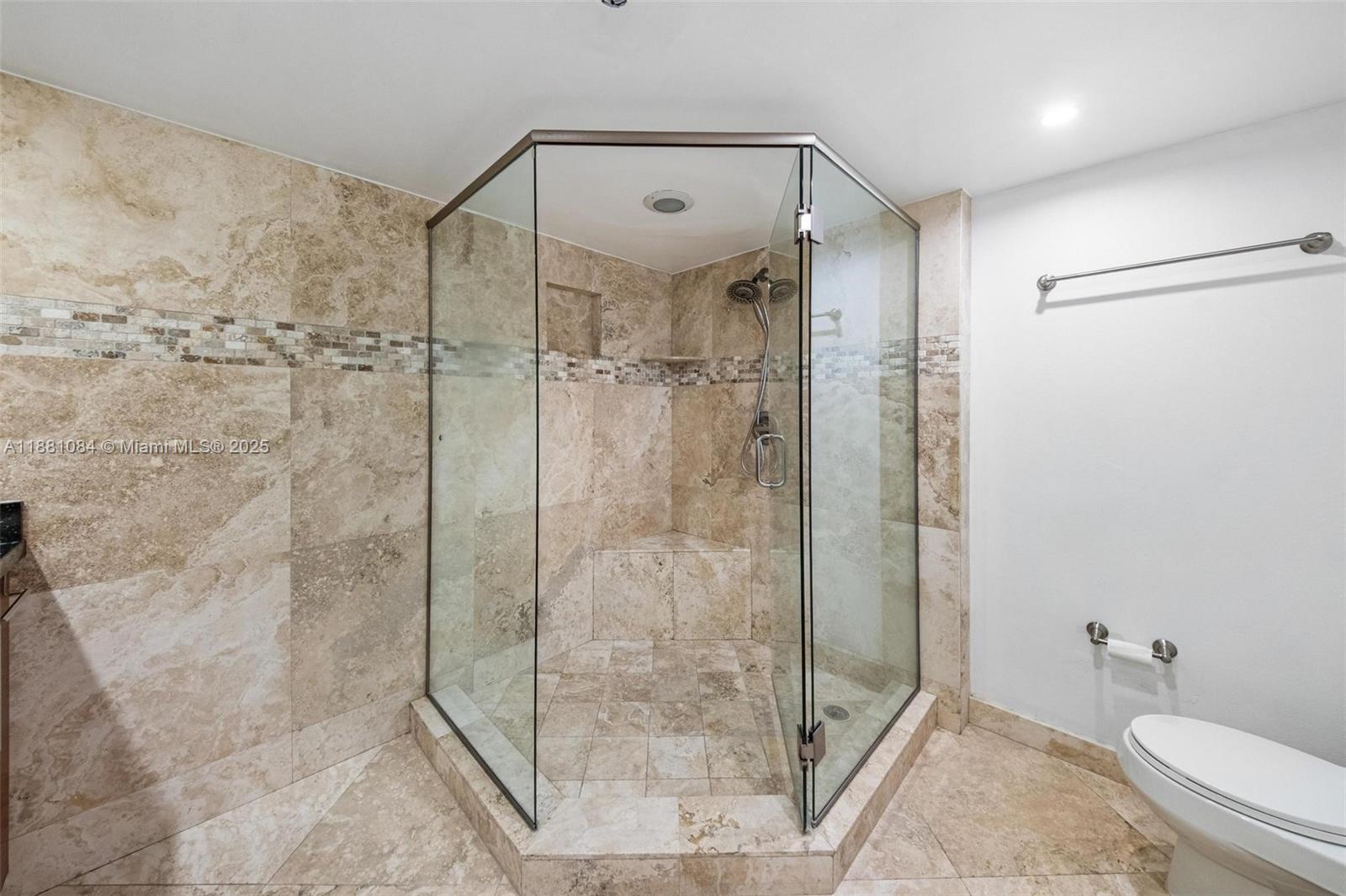 THE TOWERS OF QUAYSIDE CO - Residential