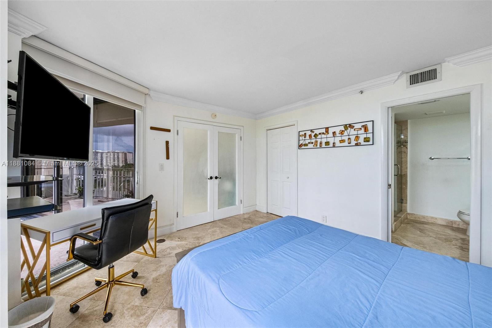 THE TOWERS OF QUAYSIDE CO - Residential