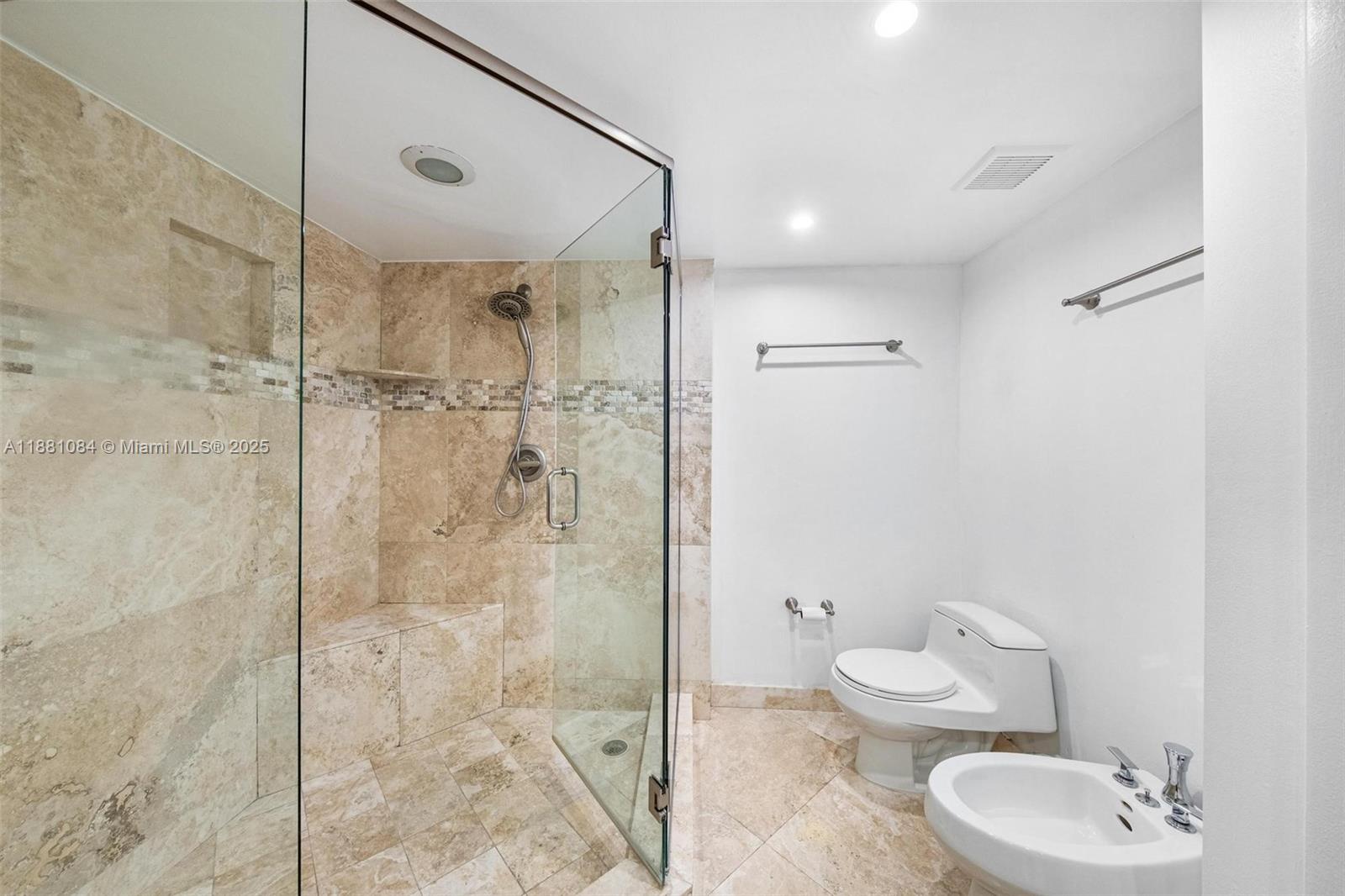 THE TOWERS OF QUAYSIDE CO - Residential