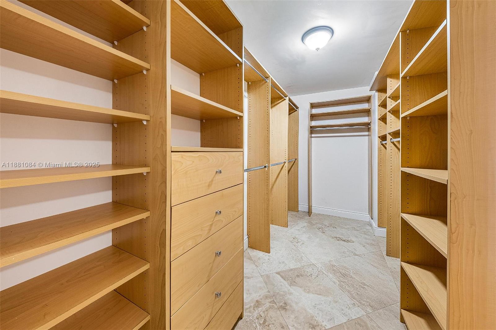 THE TOWERS OF QUAYSIDE CO - Residential