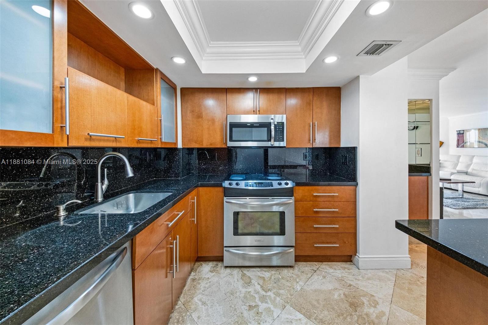 THE TOWERS OF QUAYSIDE CO - Residential