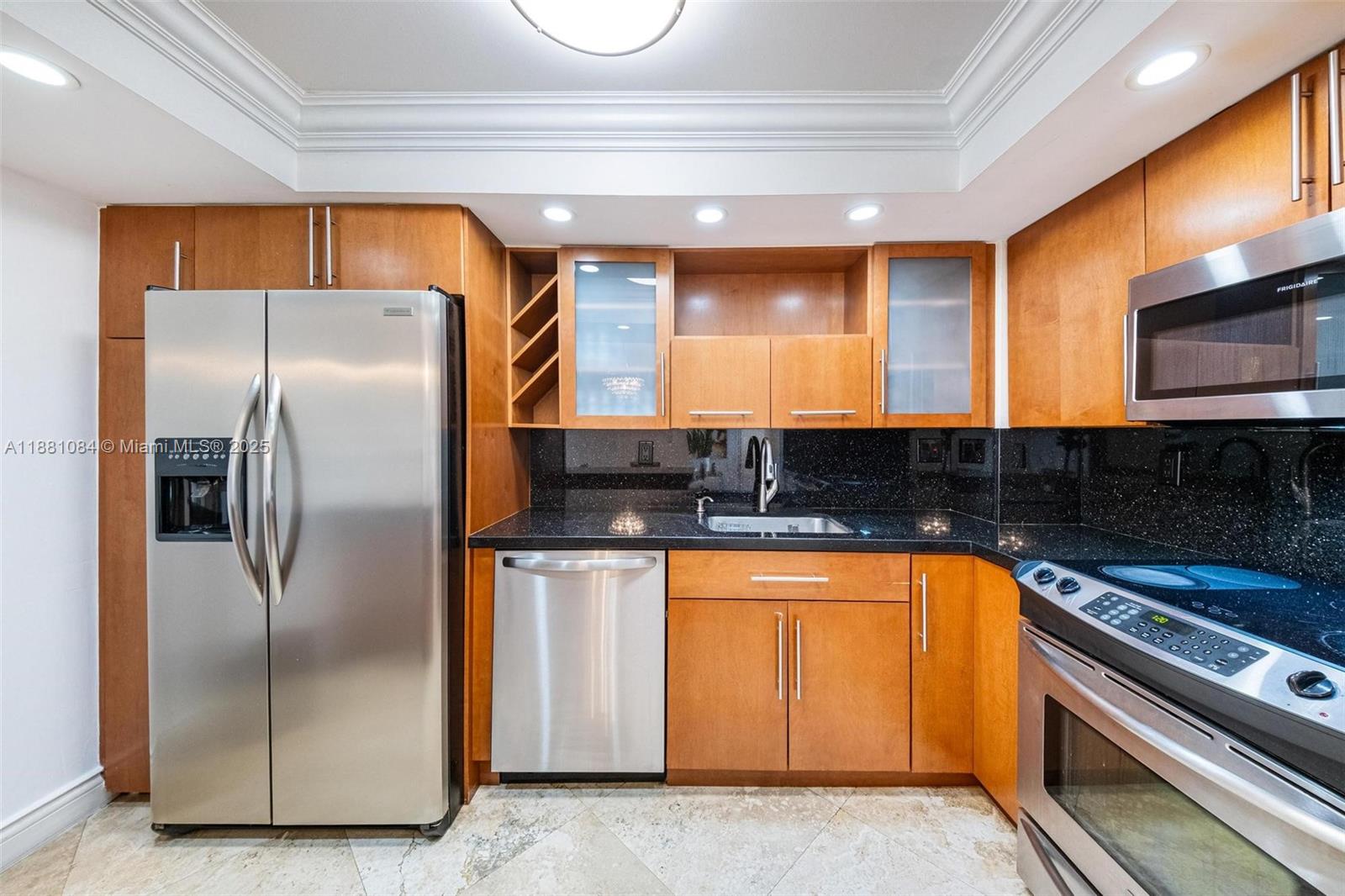 THE TOWERS OF QUAYSIDE CO - Residential