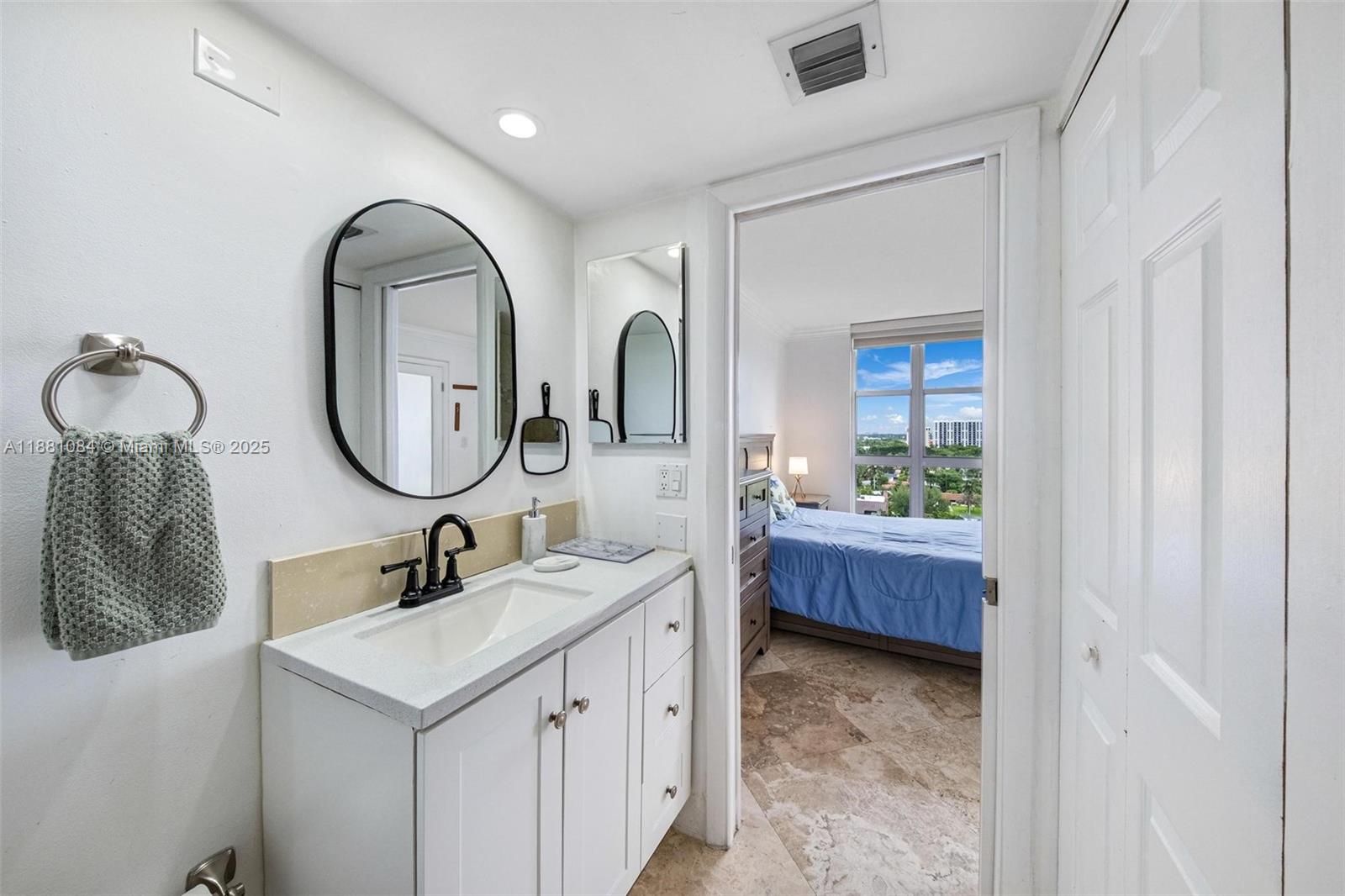 THE TOWERS OF QUAYSIDE CO - Residential