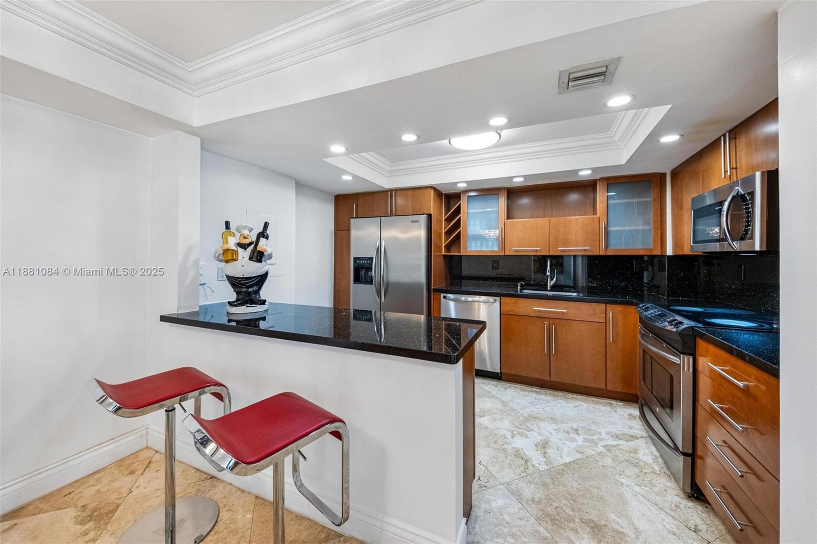 THE TOWERS OF QUAYSIDE CO - Residential