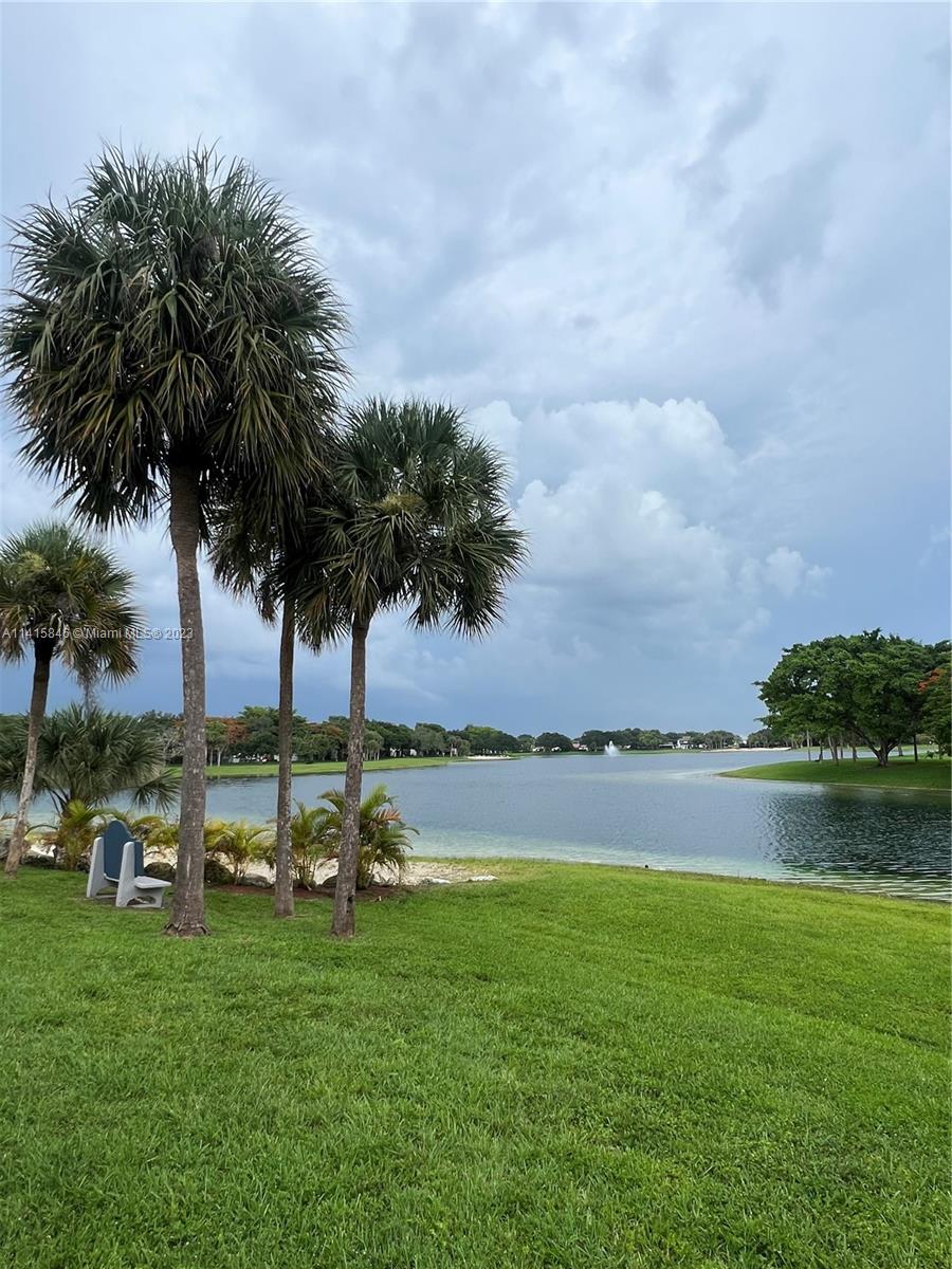 Enjoy this Lake front 1/1 with private beach access! High ceilings, remodeled, accordion shutters, with stainless steel appliances, washer and dryer in unit, and a lake to walk, bike, run, or kayak! 2 parking spaces, and resort like amenities, pool, hot tub, gym, volleyball, private beaches, bbq, weekly instructed classes, & hammocks membership to all 4 pools!
Pets welcomed.