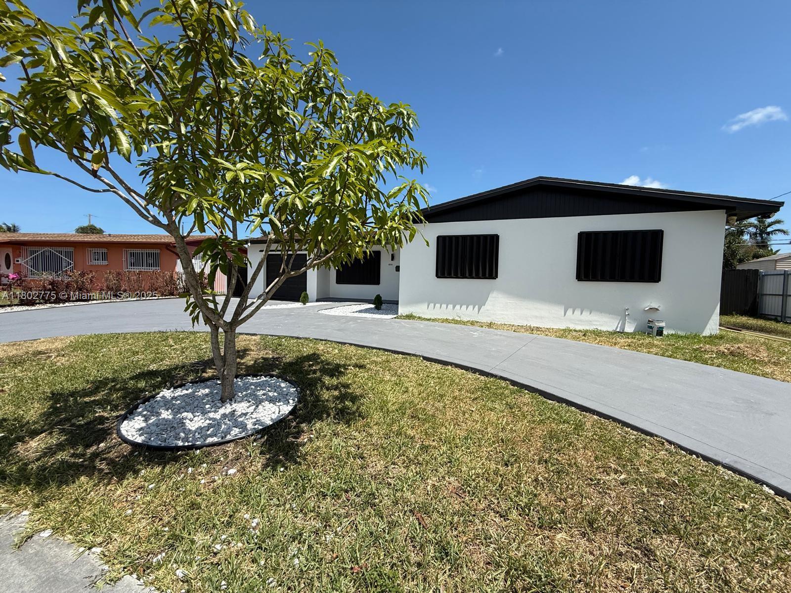 Rental Property at 15711 Sw 106th Ave 1, Miami, Broward County, Florida - Bedrooms: 1 
Bathrooms: 1  - $1,850 MO.