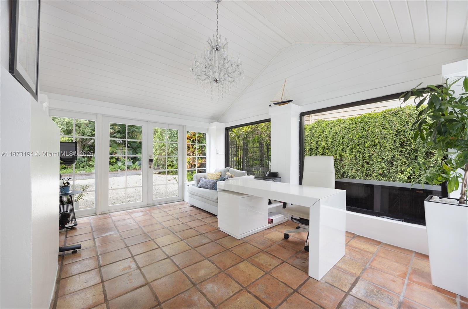 PARK MANOR - Residential