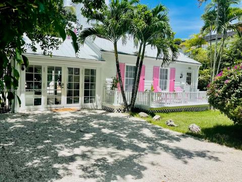 3951 Park Dr Coconut Grove FL 33133