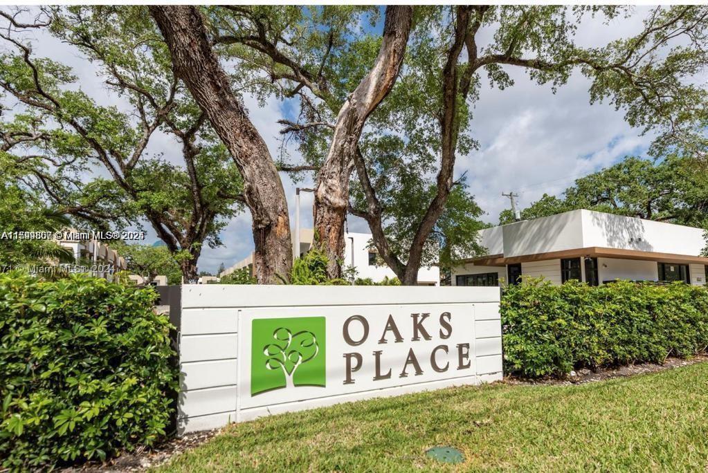 5571 W Oak Way 5571