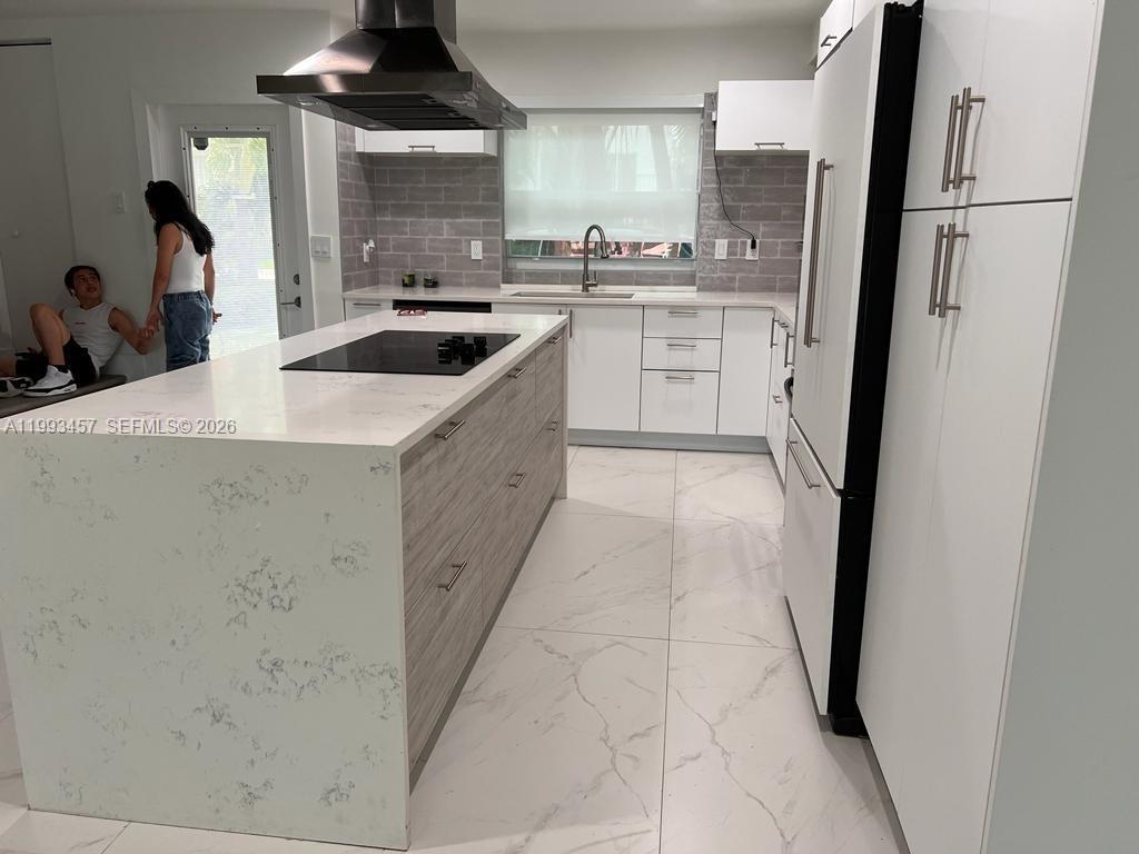 BEACH CLUB VILLAS CONDO - Residential