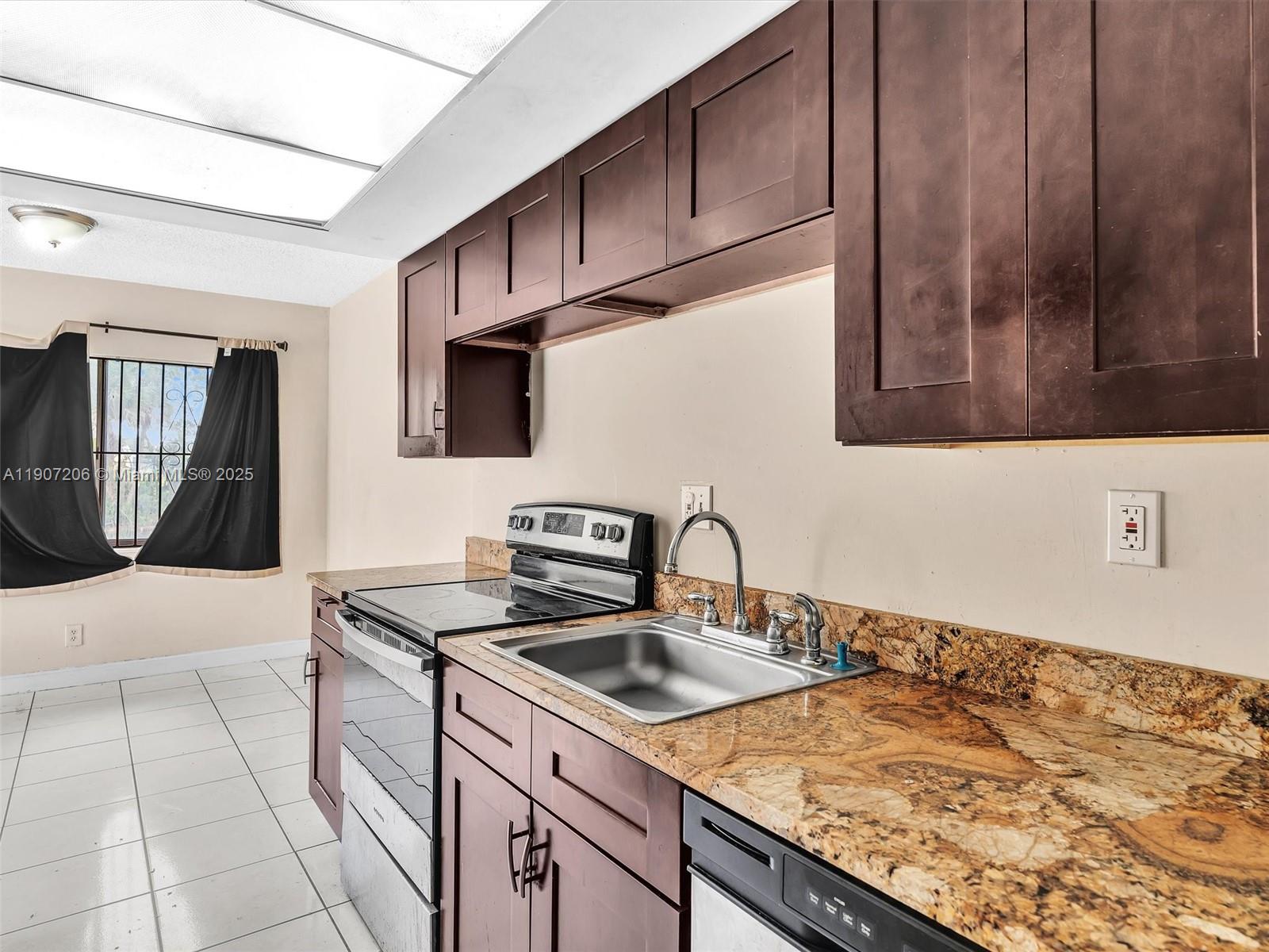 HABITAT II CONDO - Residential Lease