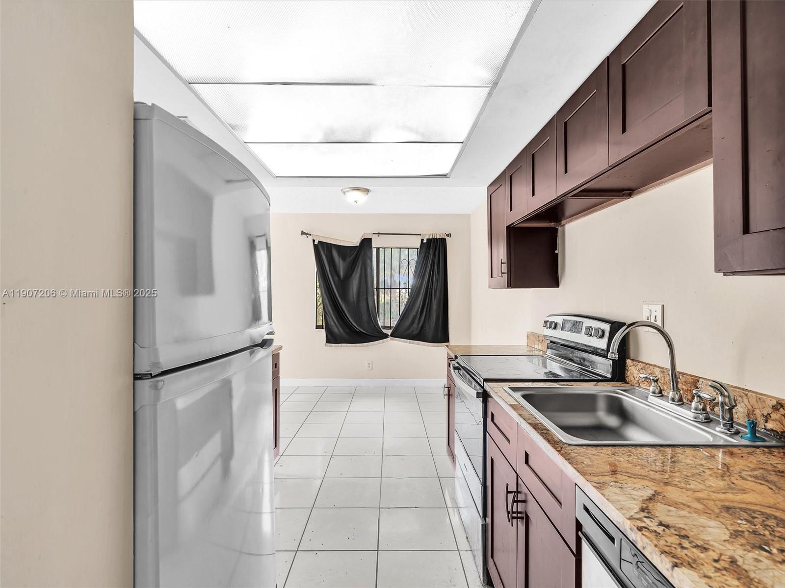 HABITAT II CONDO - Residential Lease