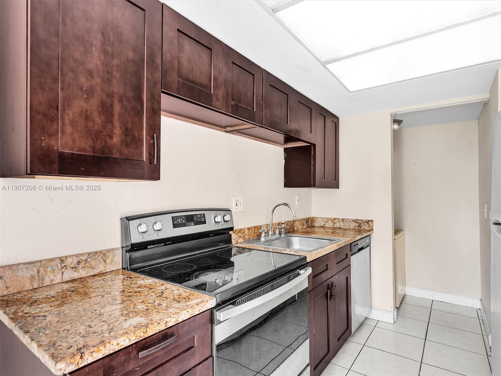 HABITAT II CONDO - Residential Lease