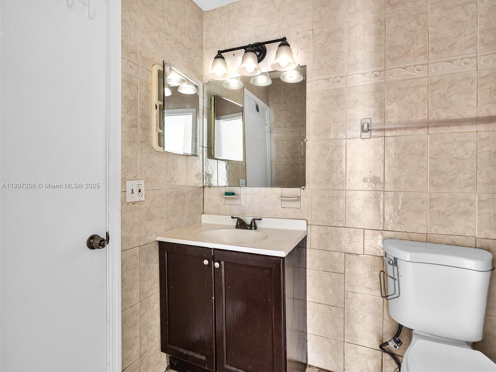 HABITAT II CONDO - Residential Lease