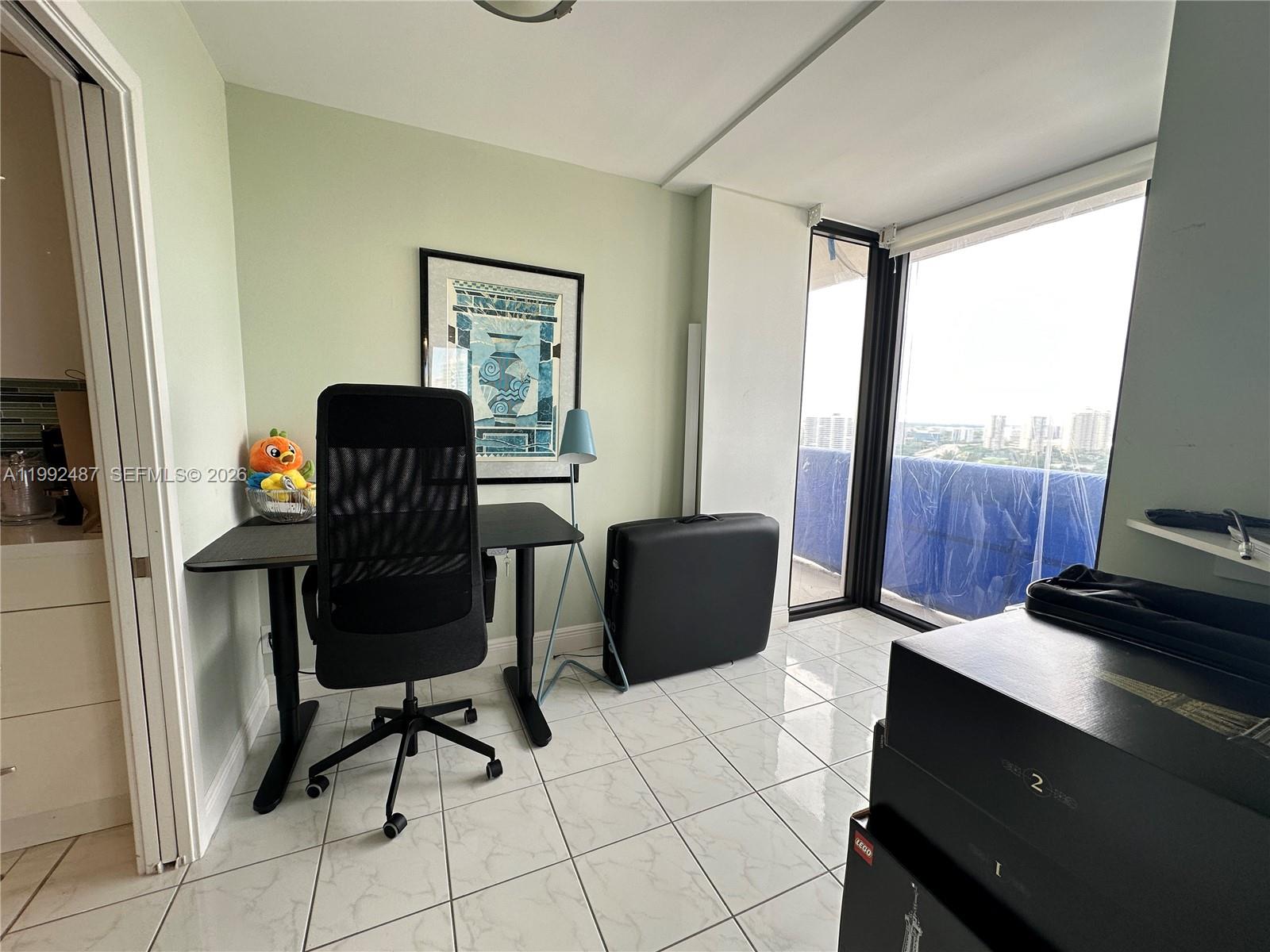 TURNBERRY ISLE SOUTH COND - Residential