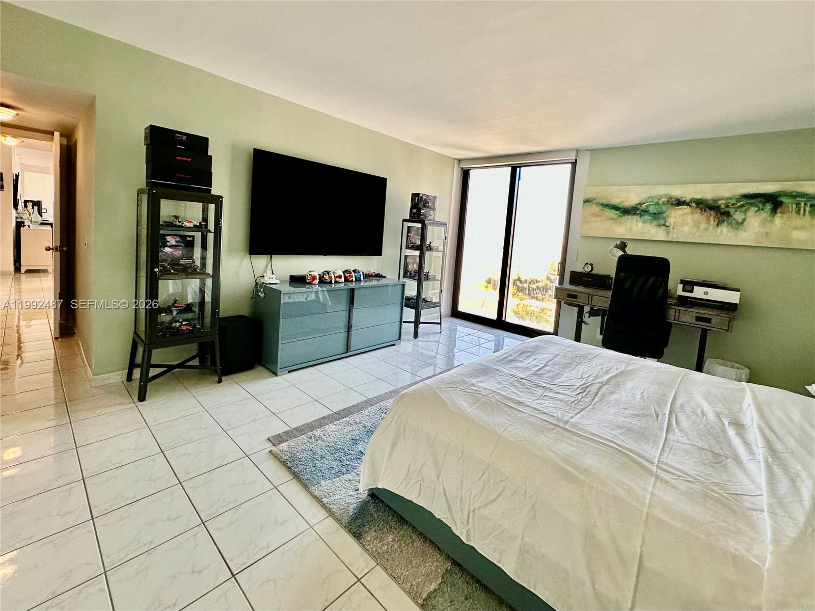 TURNBERRY ISLE SOUTH COND - Residential