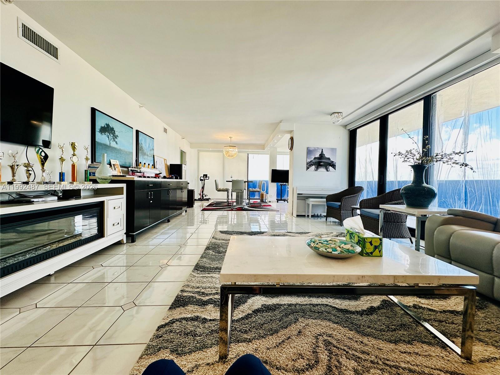 TURNBERRY ISLE SOUTH COND - Residential