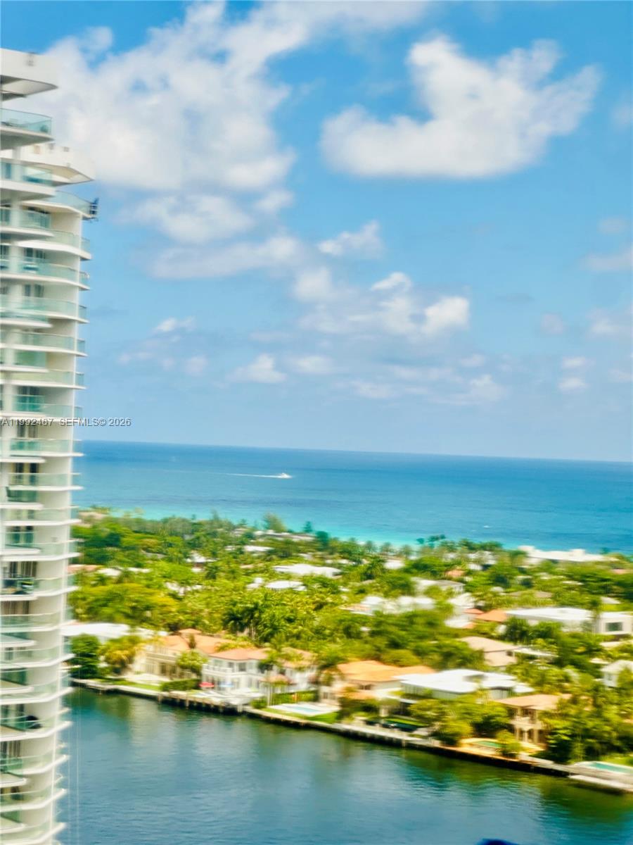 TURNBERRY ISLE SOUTH COND - Residential