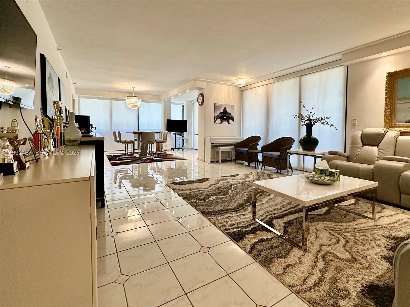 TURNBERRY ISLE SOUTH COND - Residential