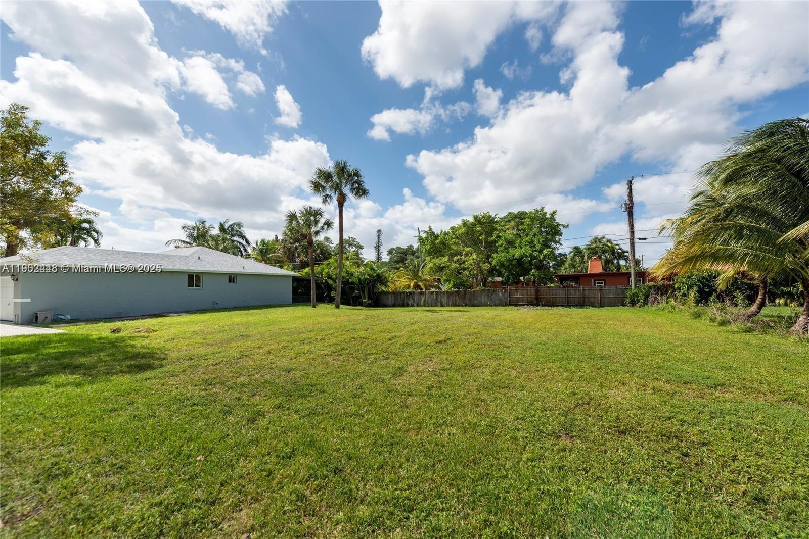 MARSHALL COURT - Land