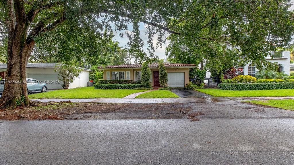 CORAL GABLE COUNTRY CLUB - Residential