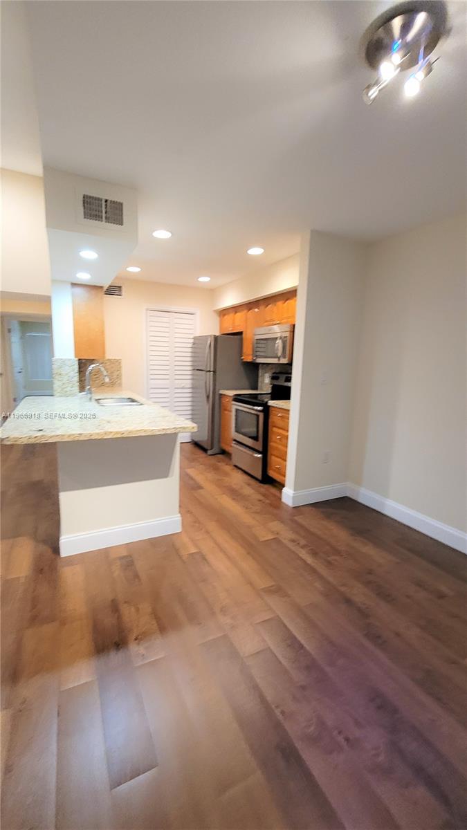 2420 NW 33rd St 1008