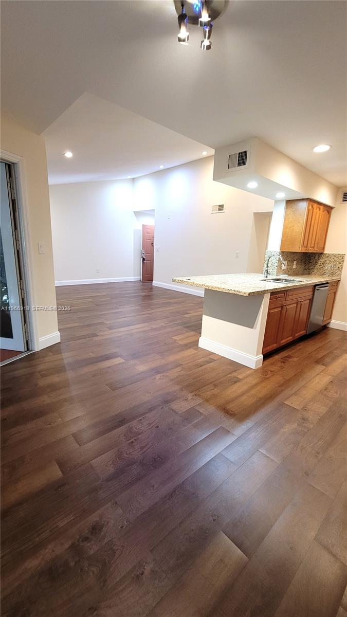 SAILBOAT POINTE CONDO - Residential