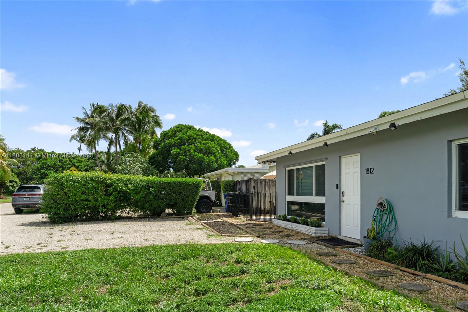 POINSETTIA HEIGHTS RIVER - Residential Lease