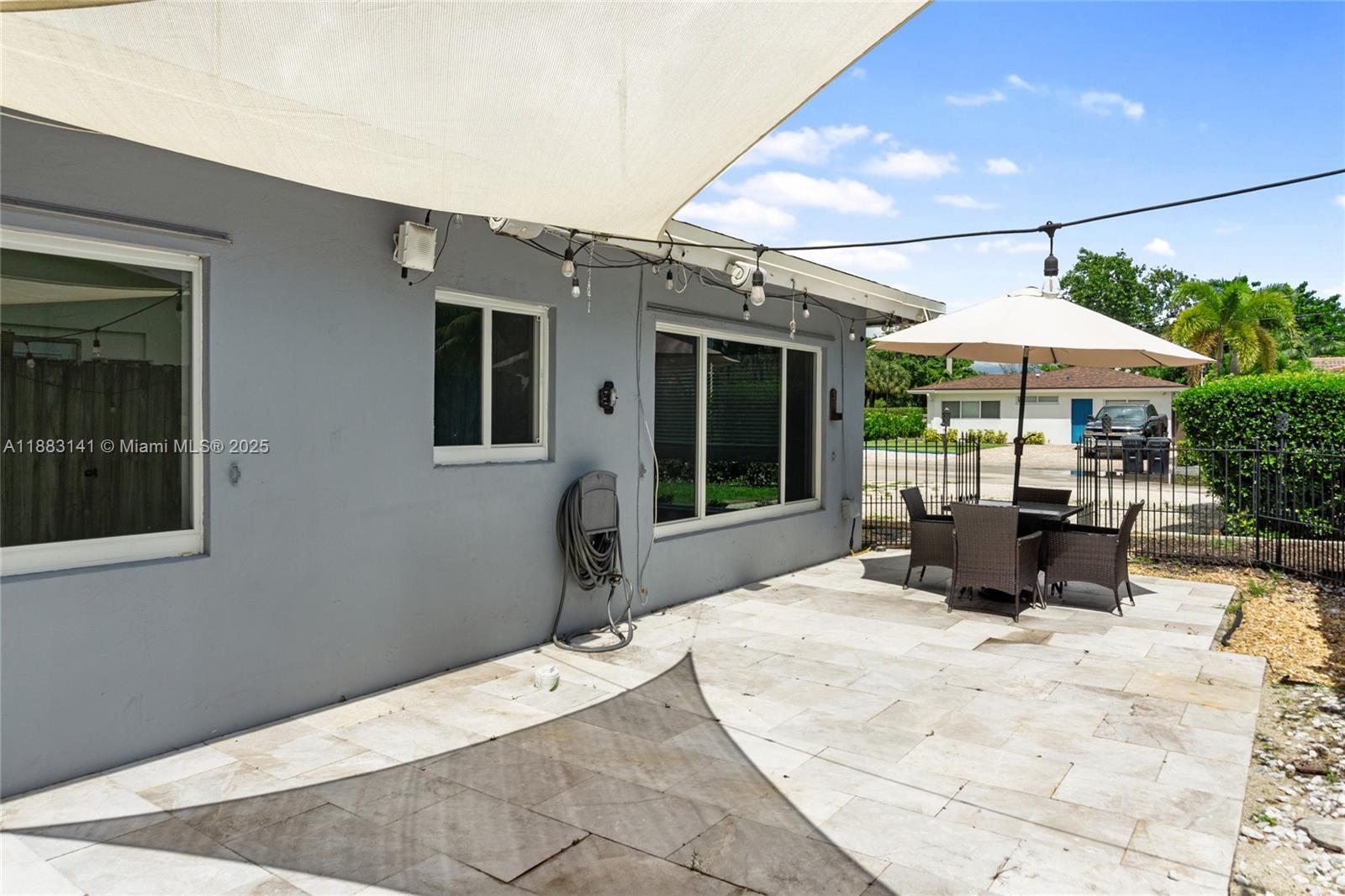 POINSETTIA HEIGHTS RIVER - Residential Lease